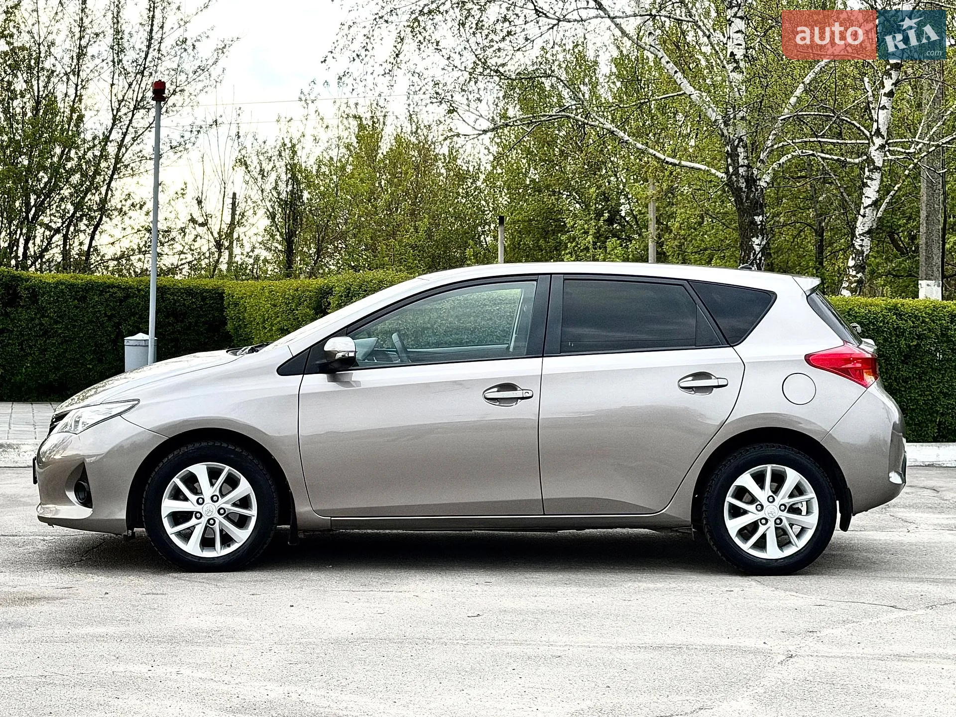 2013 Toyota Auris - мініатюра 2