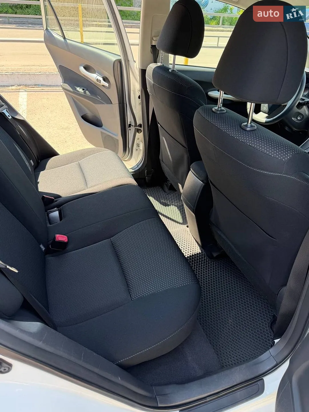 2012 Toyota Auris - мініатюра 17