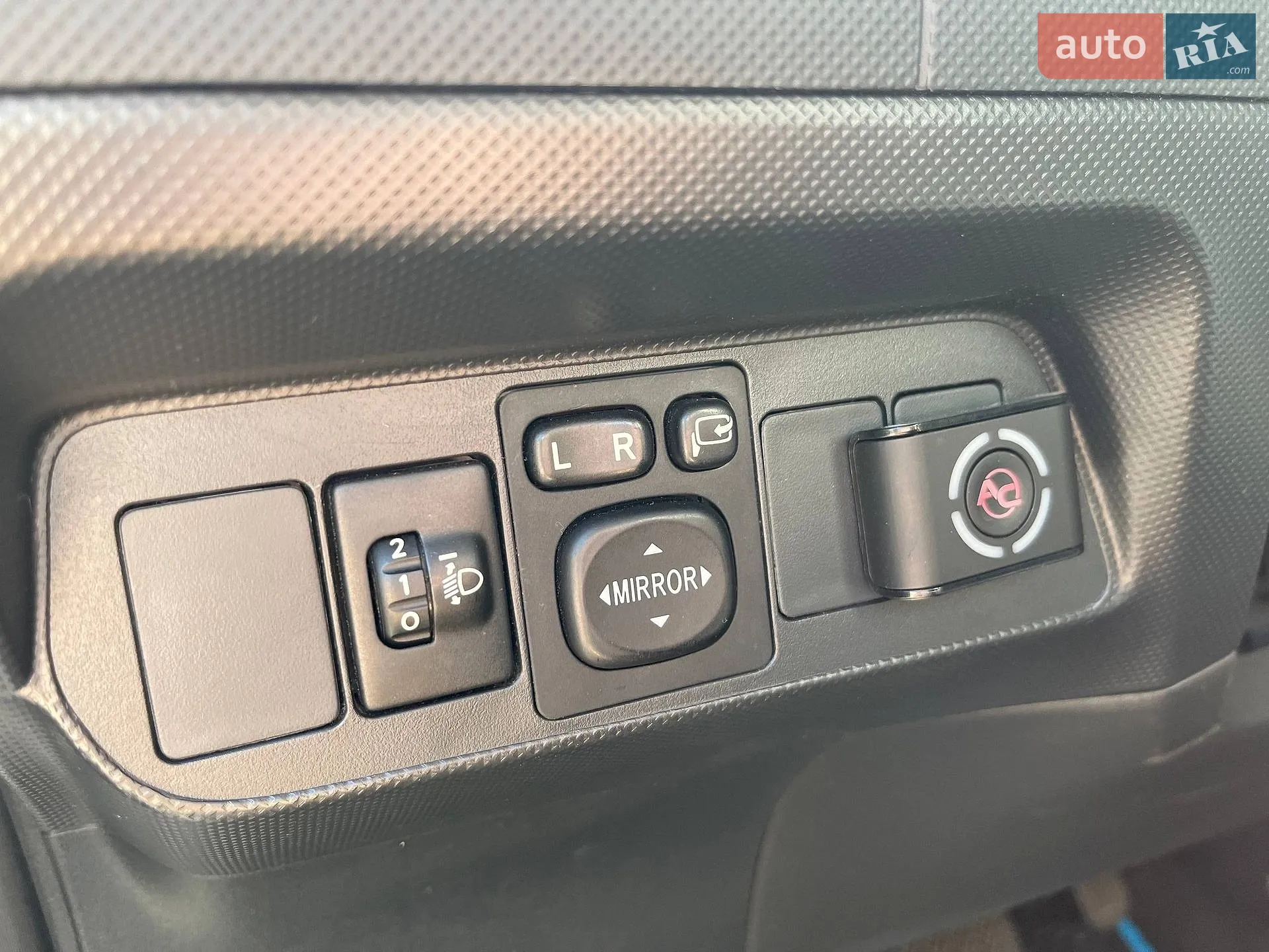 2012 Toyota Auris - мініатюра 29