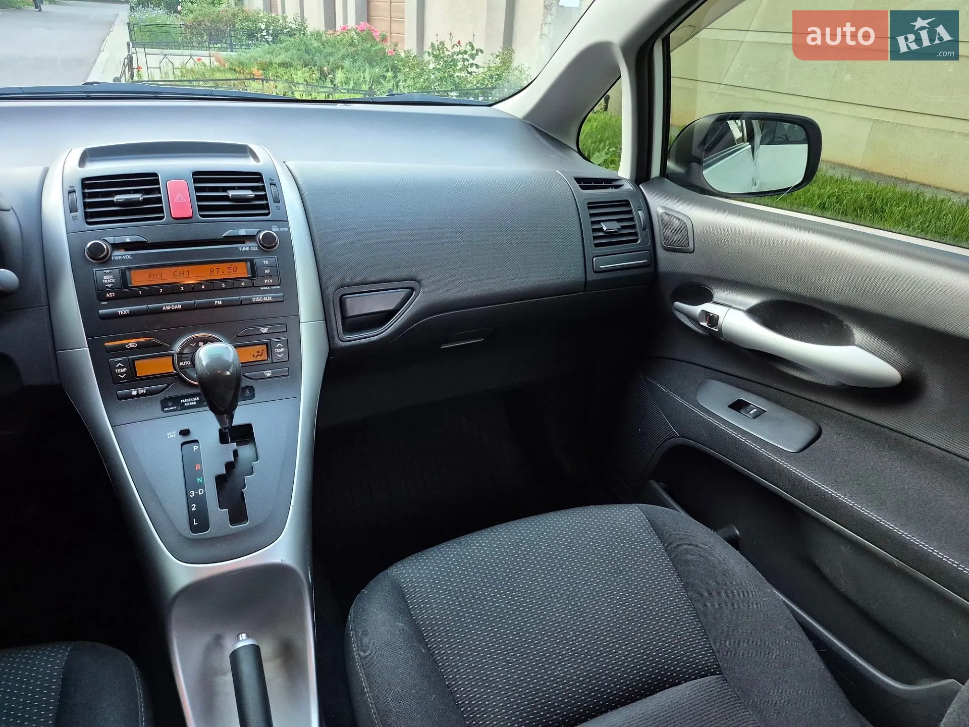 2012 Toyota Auris - мініатюра 33