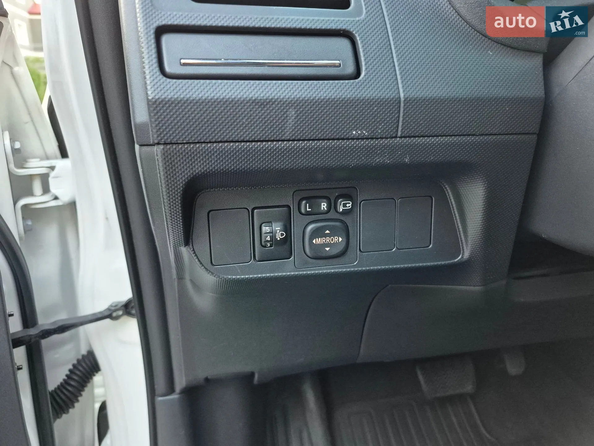 2012 Toyota Auris - мініатюра 43