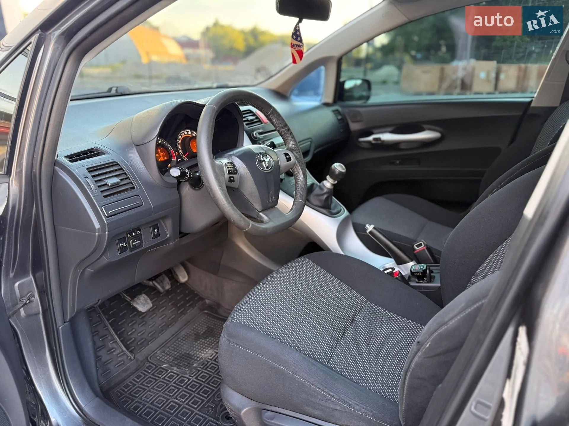 2010 Toyota Auris - мініатюра 31