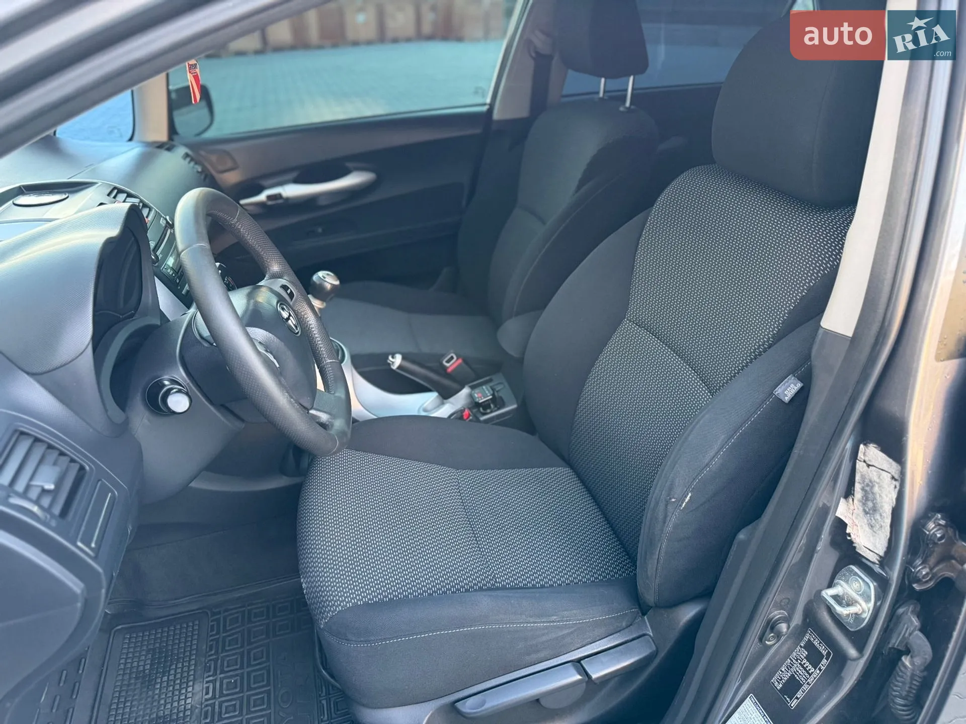 2010 Toyota Auris - мініатюра 35