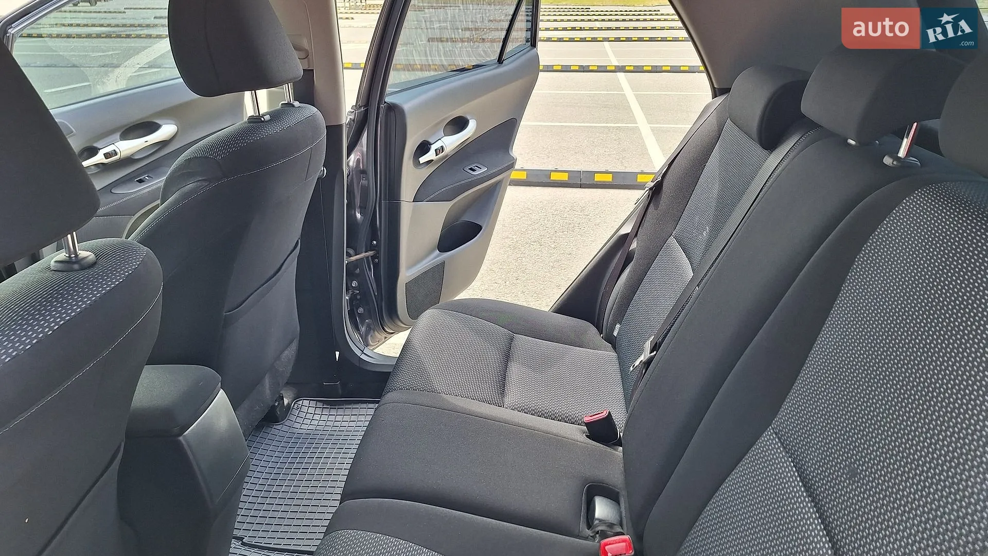 2011 Toyota Auris - мініатюра 27