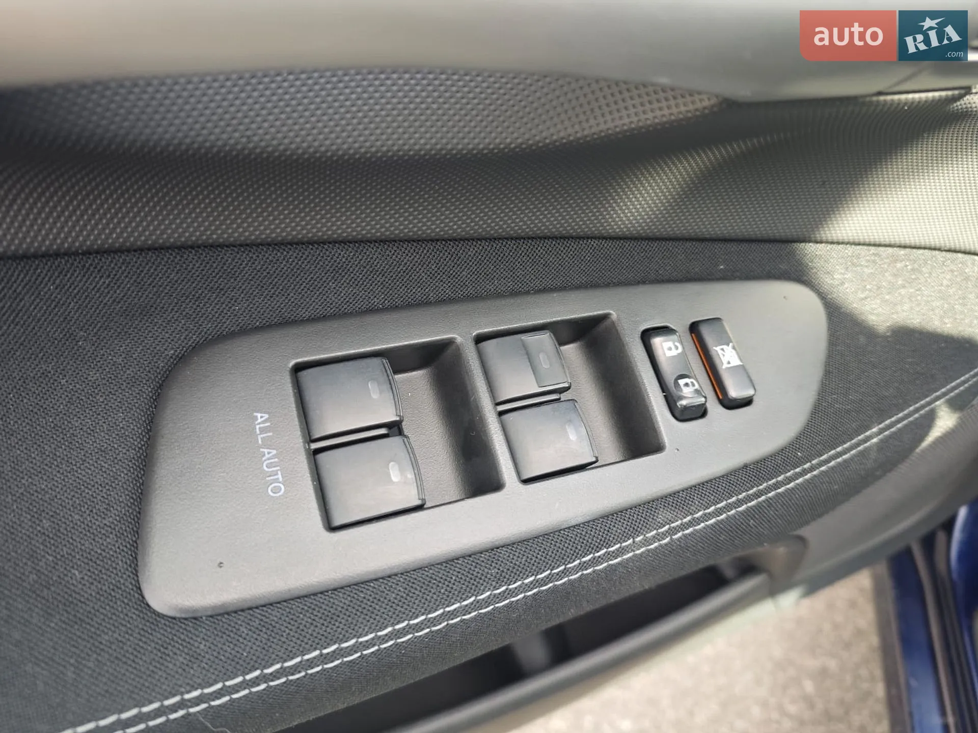 2011 Toyota Auris - мініатюра 8