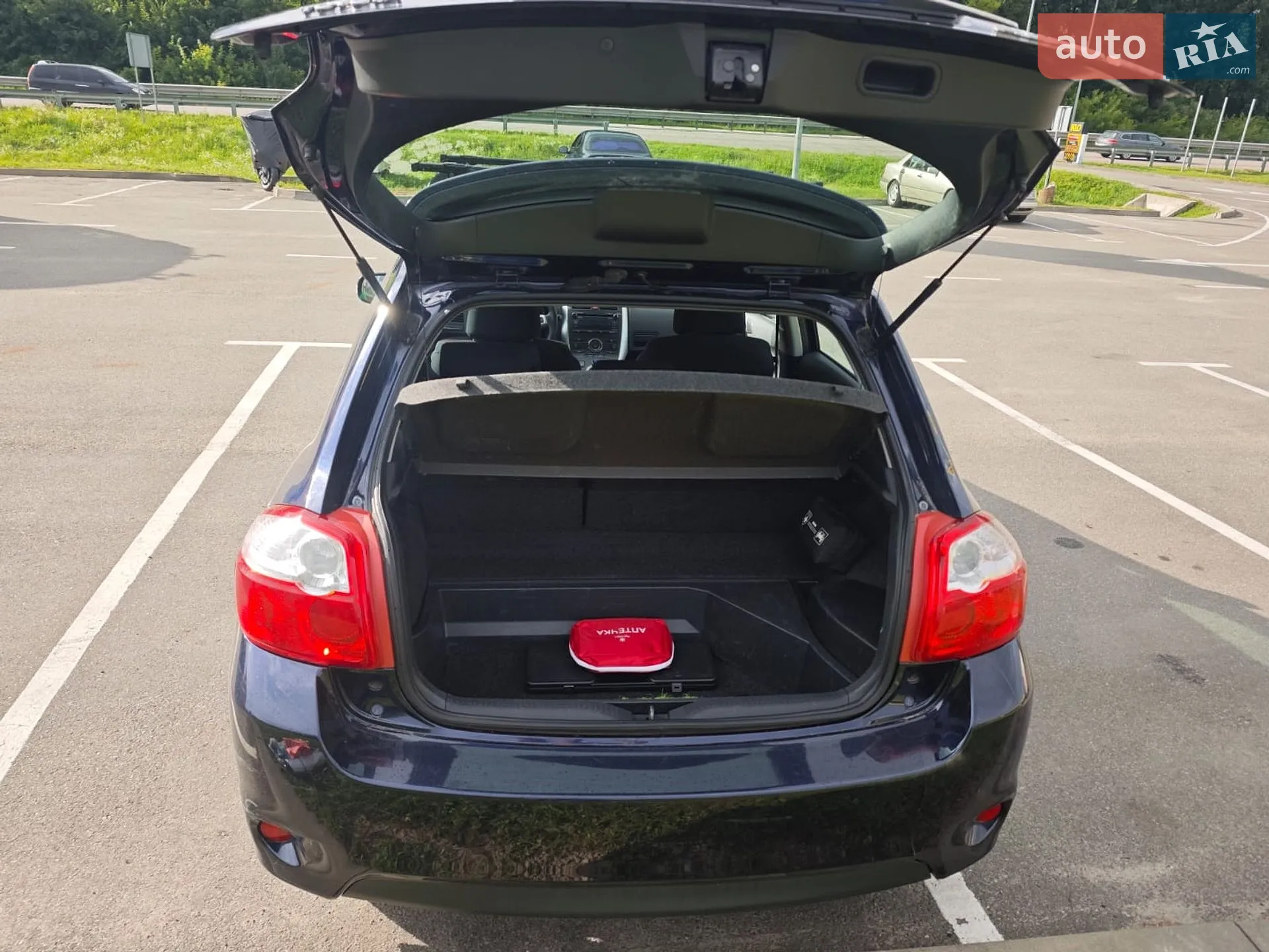 2011 Toyota Auris - мініатюра 12