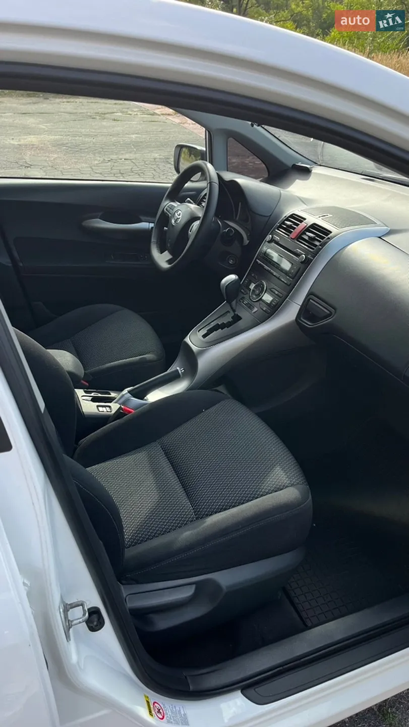 2010 Toyota Auris - мініатюра 9