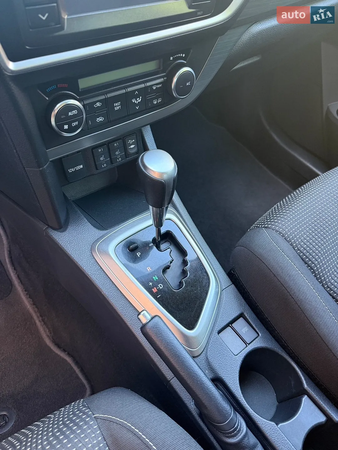 2012 Toyota Auris - мініатюра 27