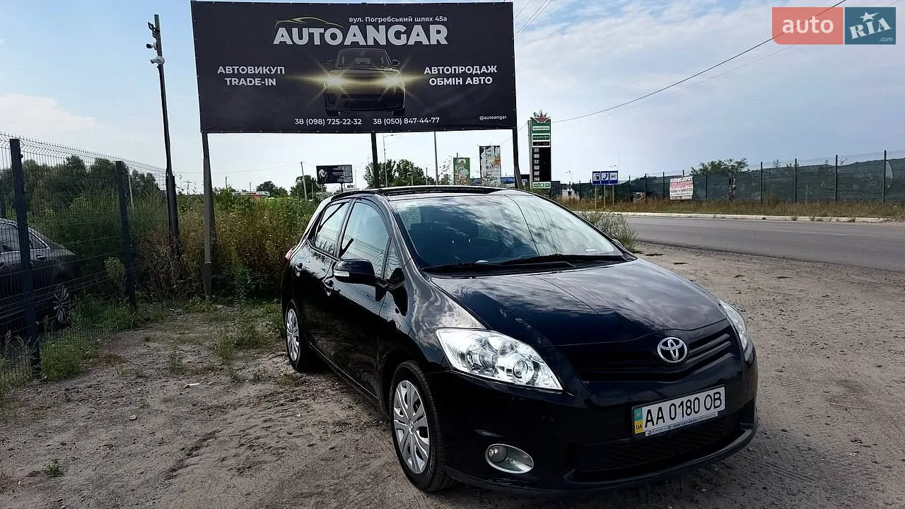 2010 Toyota Auris - мініатюра 2
