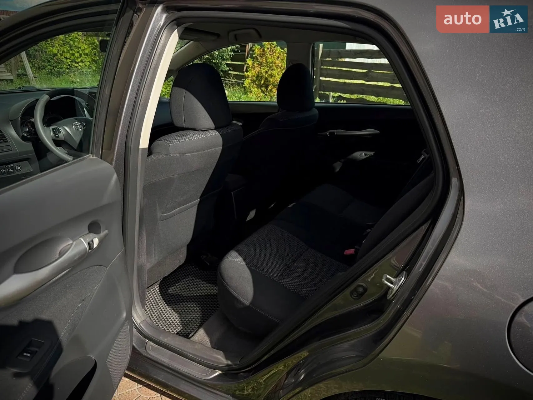 2010 Toyota Auris - мініатюра 10