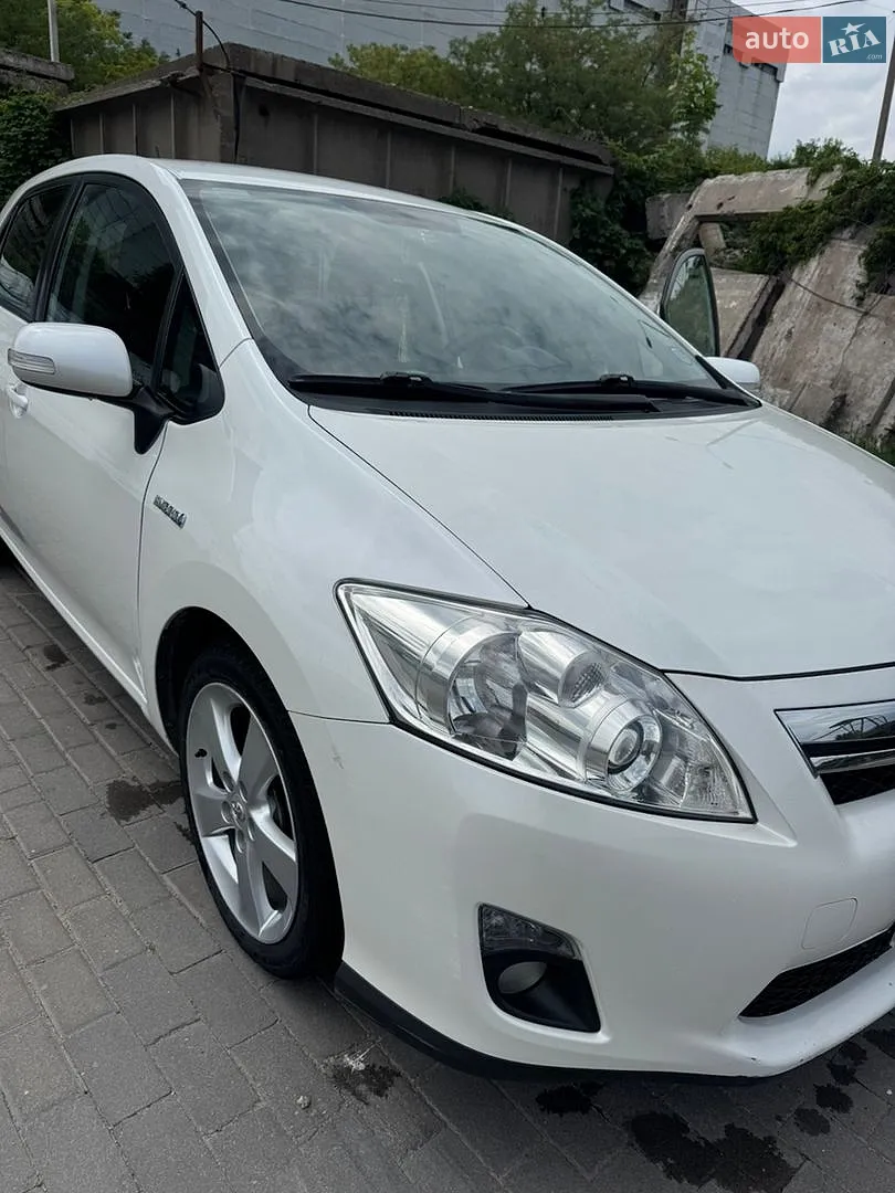 2010 Toyota Auris - фото 1