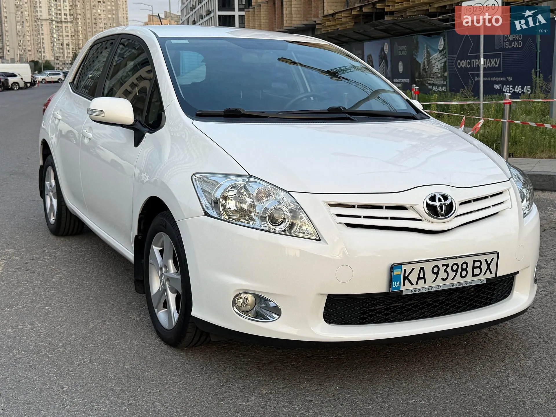 2012 Toyota Auris - мініатюра 2