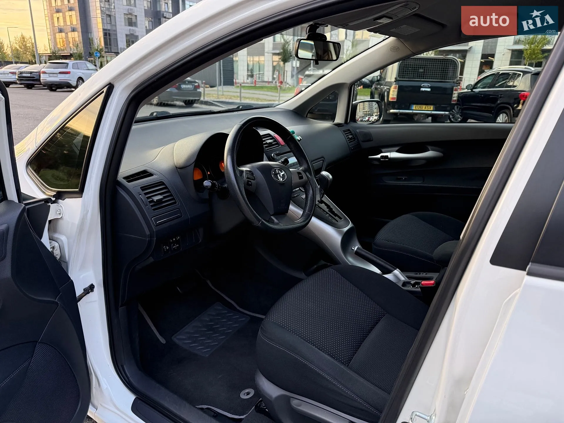 2012 Toyota Auris - мініатюра 11