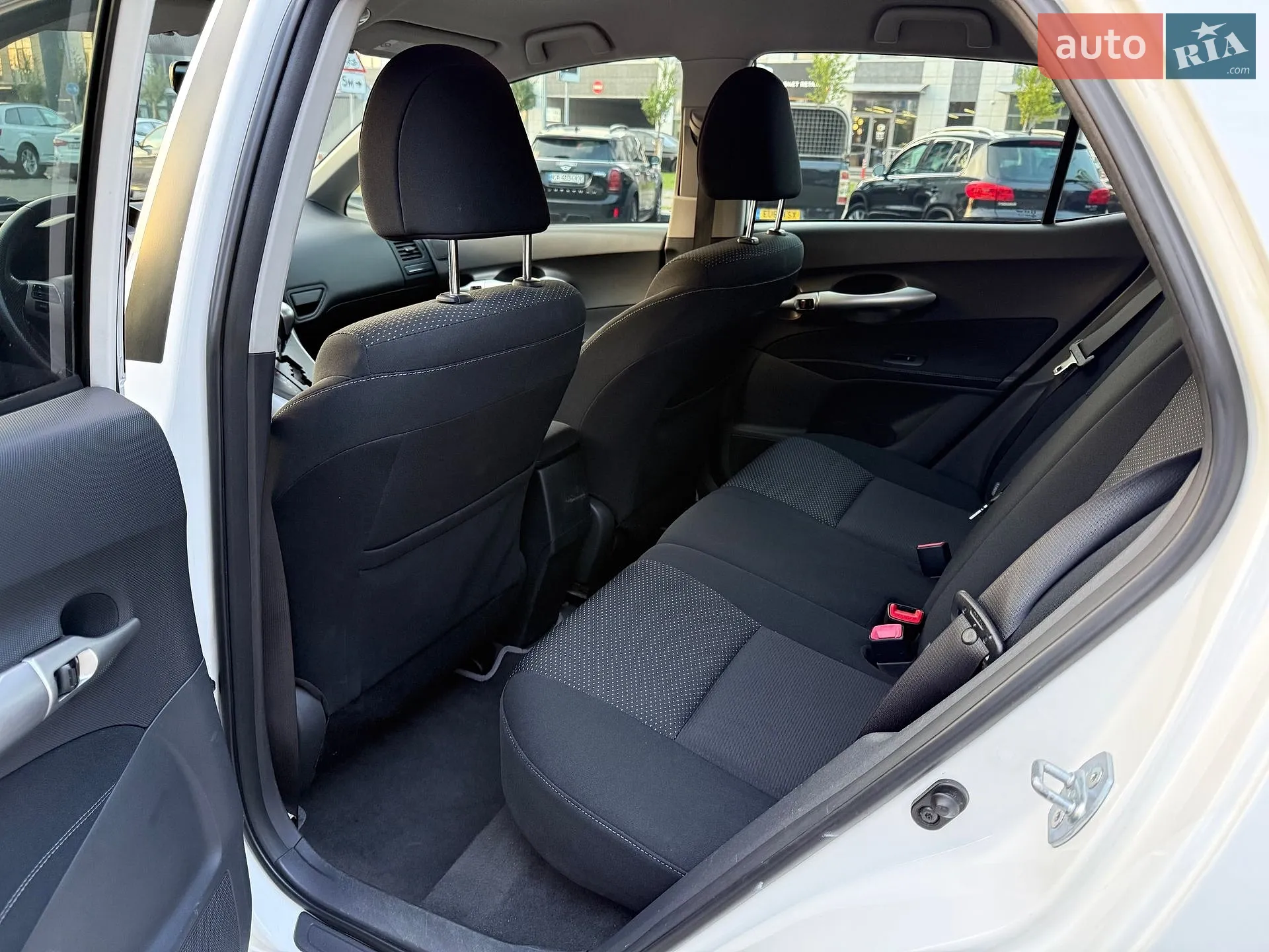 2012 Toyota Auris - мініатюра 12