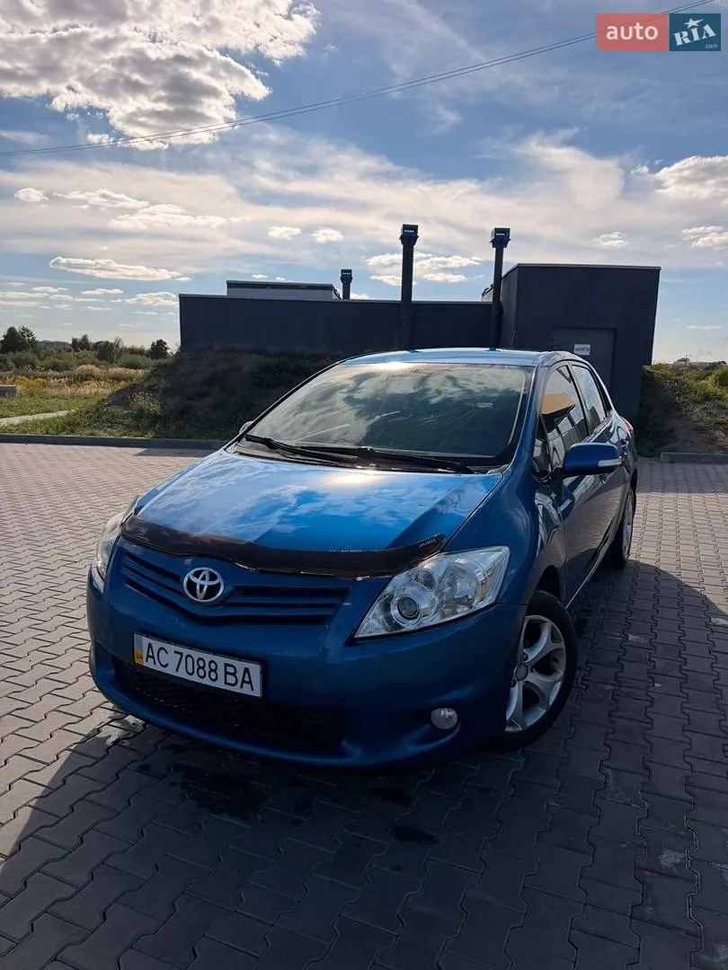 2011 Toyota Auris - мініатюра 2