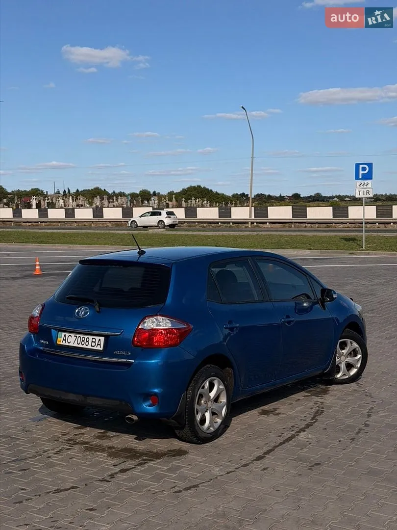 2011 Toyota Auris - мініатюра 10