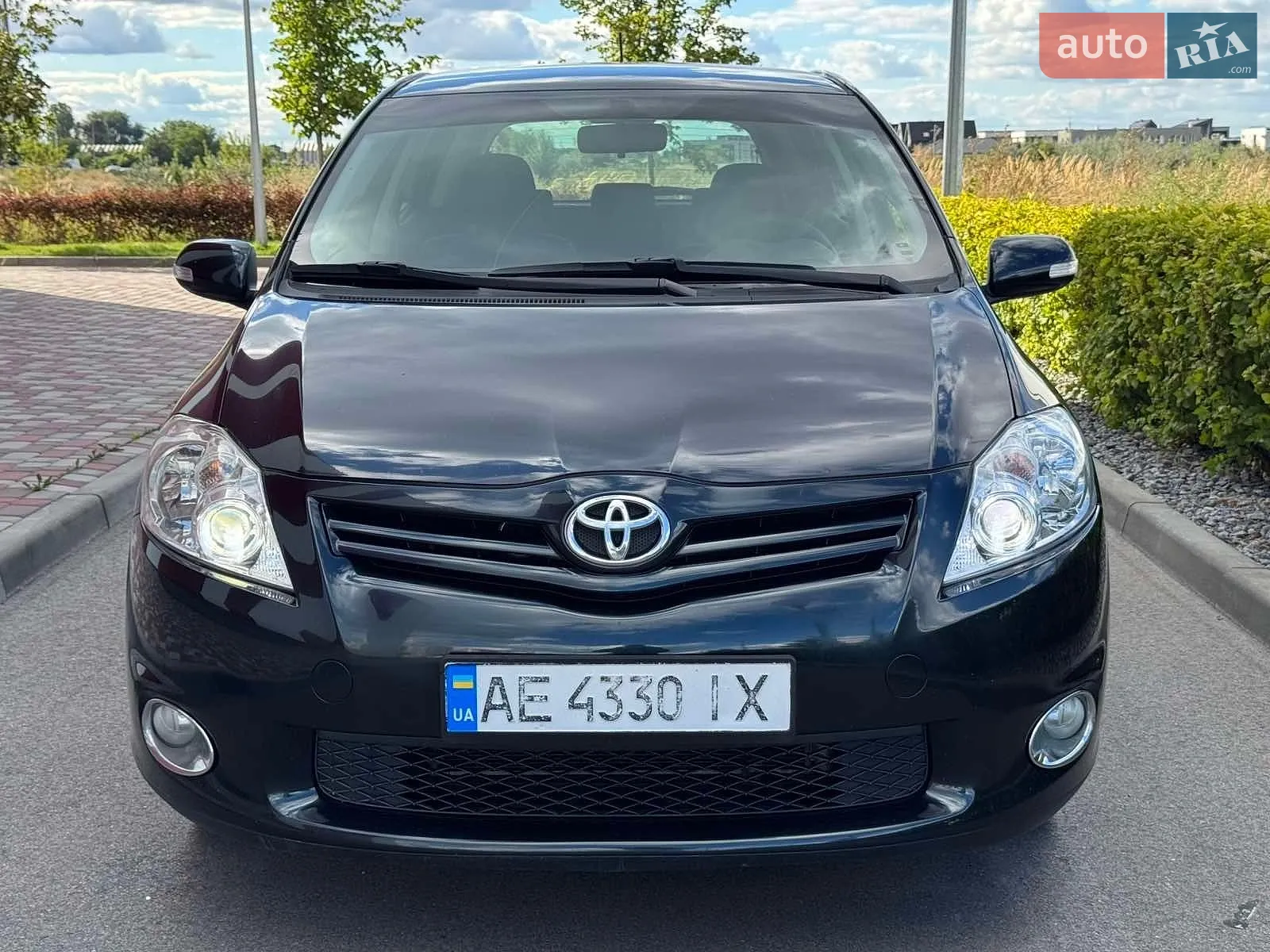 2012 Toyota Auris - мініатюра 2