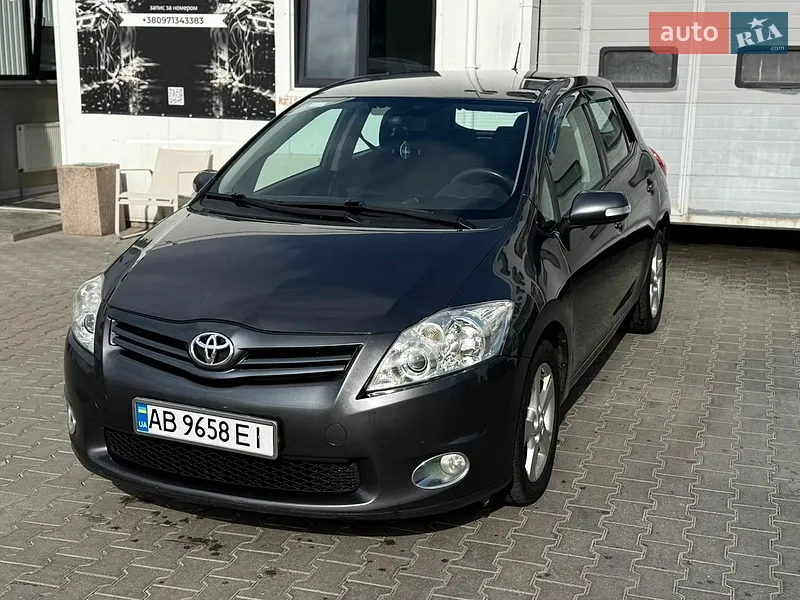Toyota Auris 2011