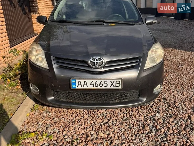 Toyota Auris 2011