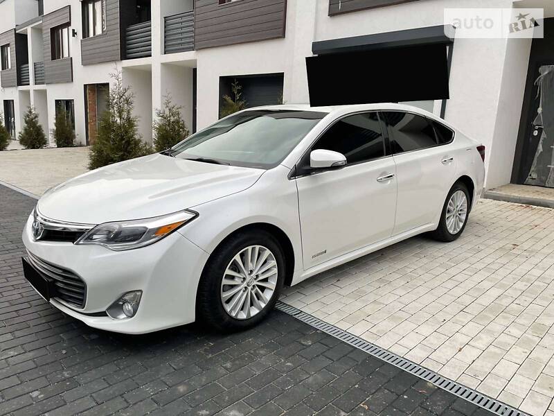 Седан Toyota Avalon 2013 в 
