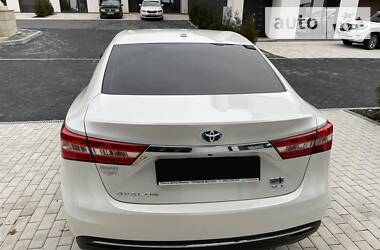 Седан Toyota Avalon 2013 в 