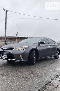 Седан Toyota Avalon 2016 в Шепетовке