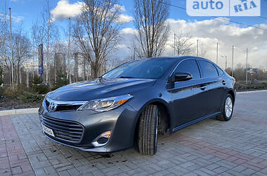 Седан Toyota Avalon 2015 в Киеве