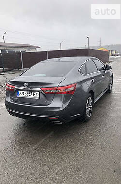 Седан Toyota Avalon 2016 в Шепетовке