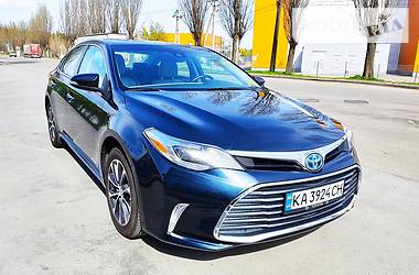 Седан Toyota Avalon 2017 в Киеве