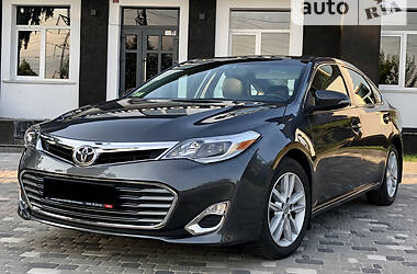 Седан Toyota Avalon 2013 в Киеве