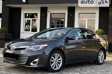 Седан Toyota Avalon 2013 в Киеве