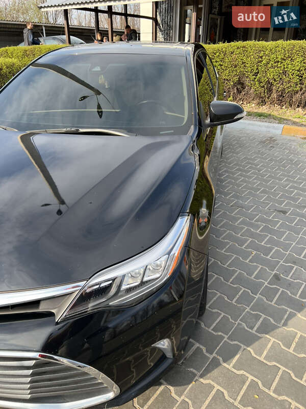 Седан Toyota Avalon 2017 в Кам'янському