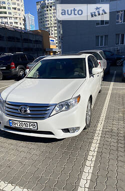 Седан Toyota Avalon 2012 в Одессе