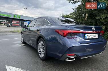 Седан Toyota Avalon 2019 в Киеве