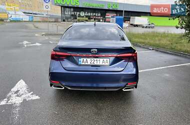 Седан Toyota Avalon 2019 в Киеве