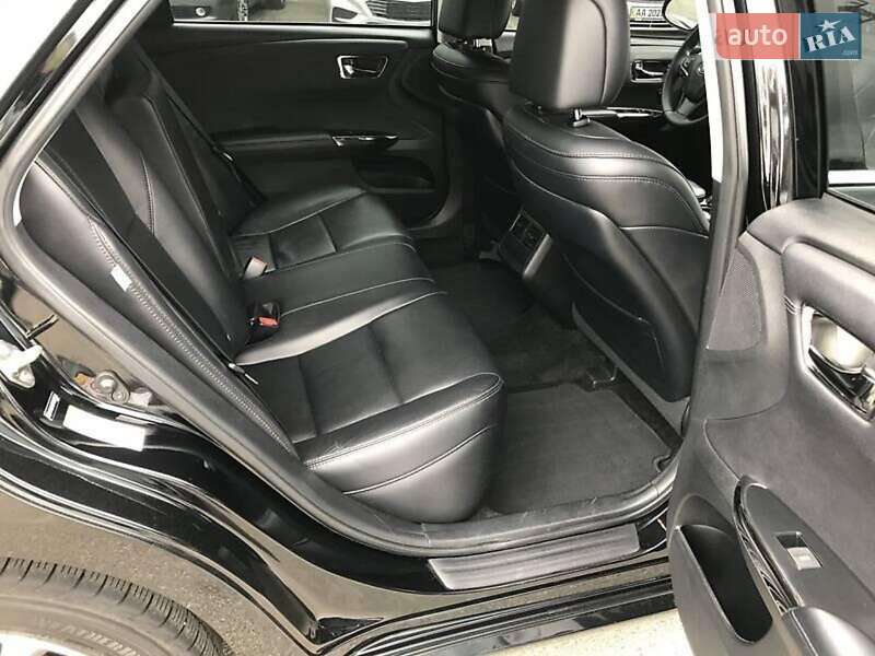 Седан Toyota Avalon 2016 в Львові