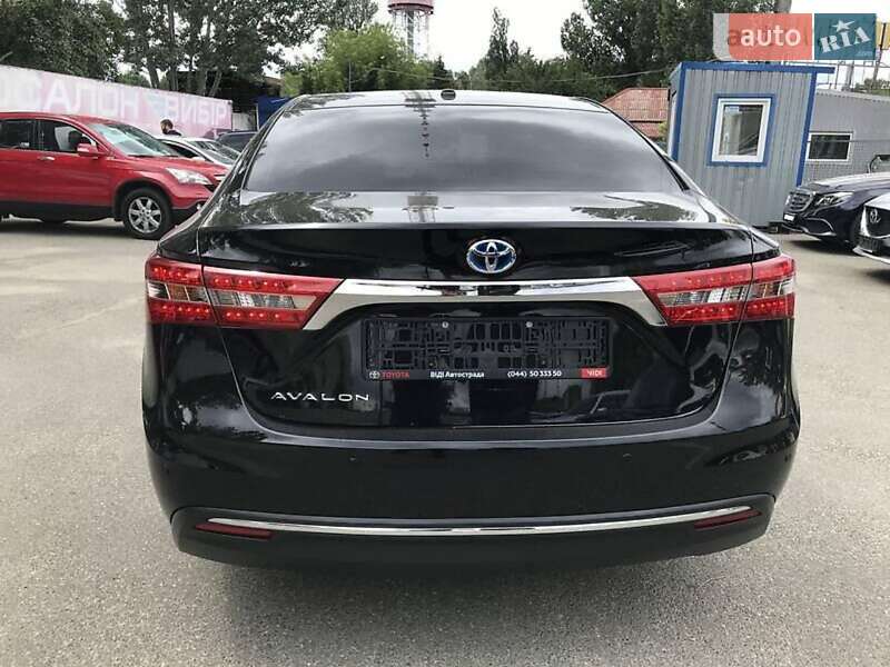 Седан Toyota Avalon 2016 в Львові