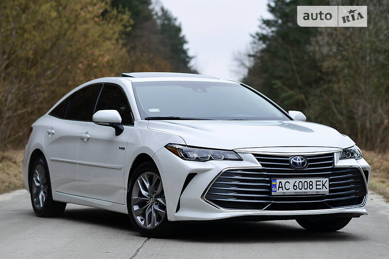 Седан Toyota Avalon 2019 в Луцке