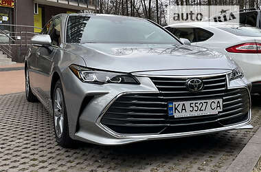 Седан Toyota Avalon 2019 в Киеве