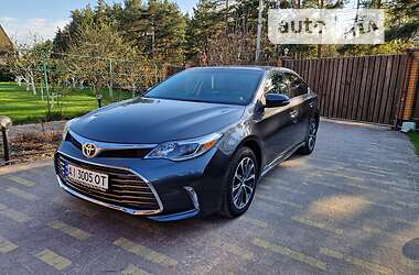 Седан Toyota Avalon 2016 в Вишгороді