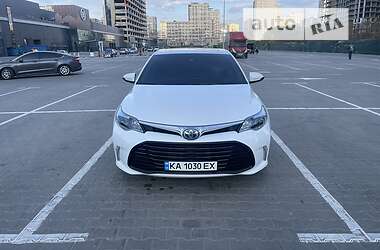 Седан Toyota Avalon 2015 в Киеве