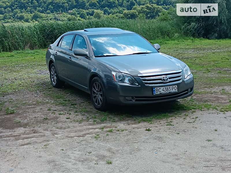 Седан Toyota Avalon 2007 в Львове