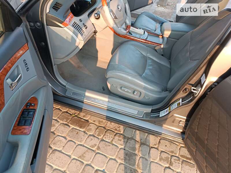 Седан Toyota Avalon 2007 в Львове