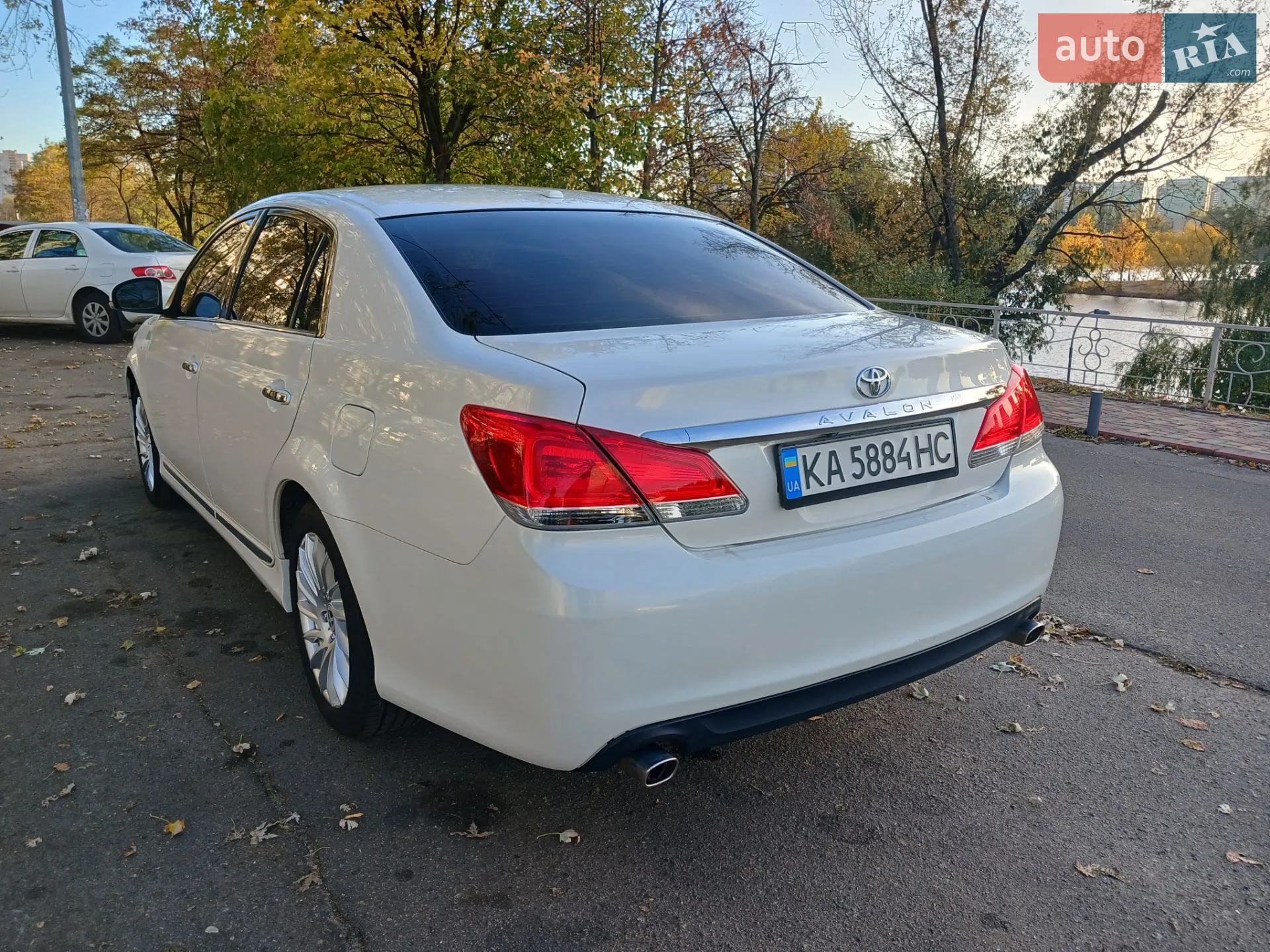 2010 Toyota Avalon - мініатюра 12
