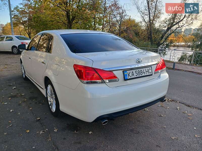 Седан Toyota Avalon 2010 в Києві