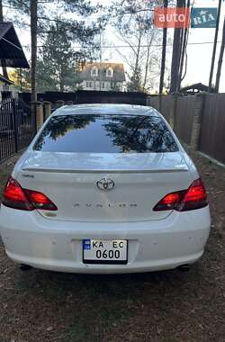 Седан Toyota Avalon 2008 в Киеве