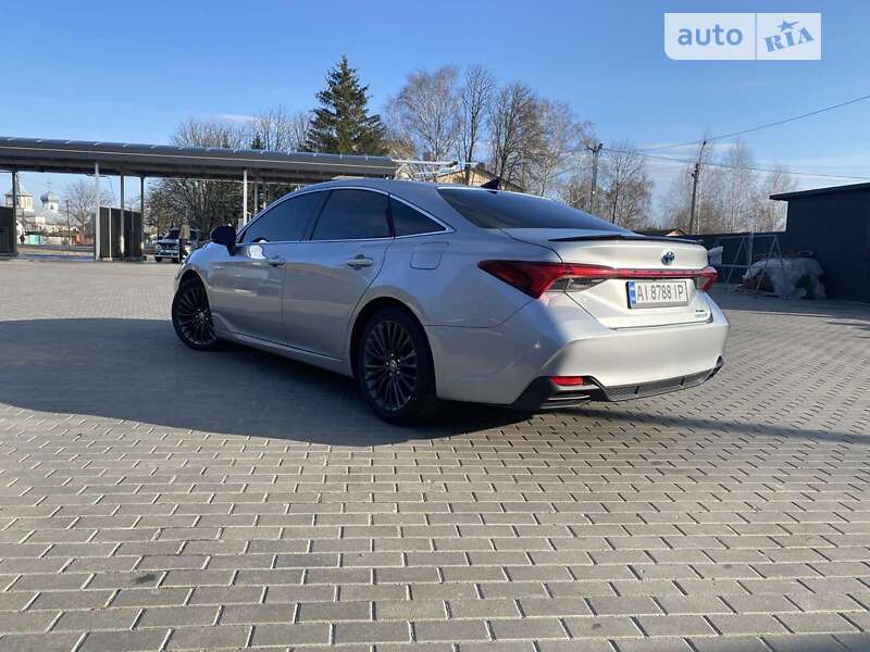 Седан Toyota Avalon 2020 в Киеве