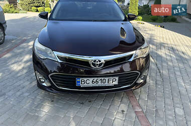 Седан Toyota Avalon 2013 в Золочеве