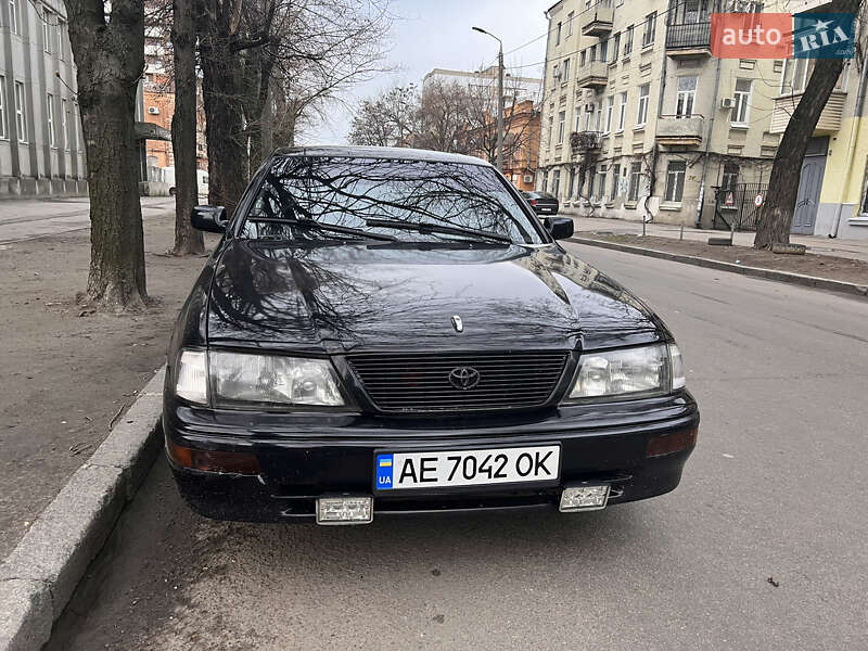 Седан Toyota Avalon 1995 в Пирятине