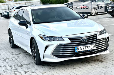 Седан Toyota Avalon 2019 в Житомире
